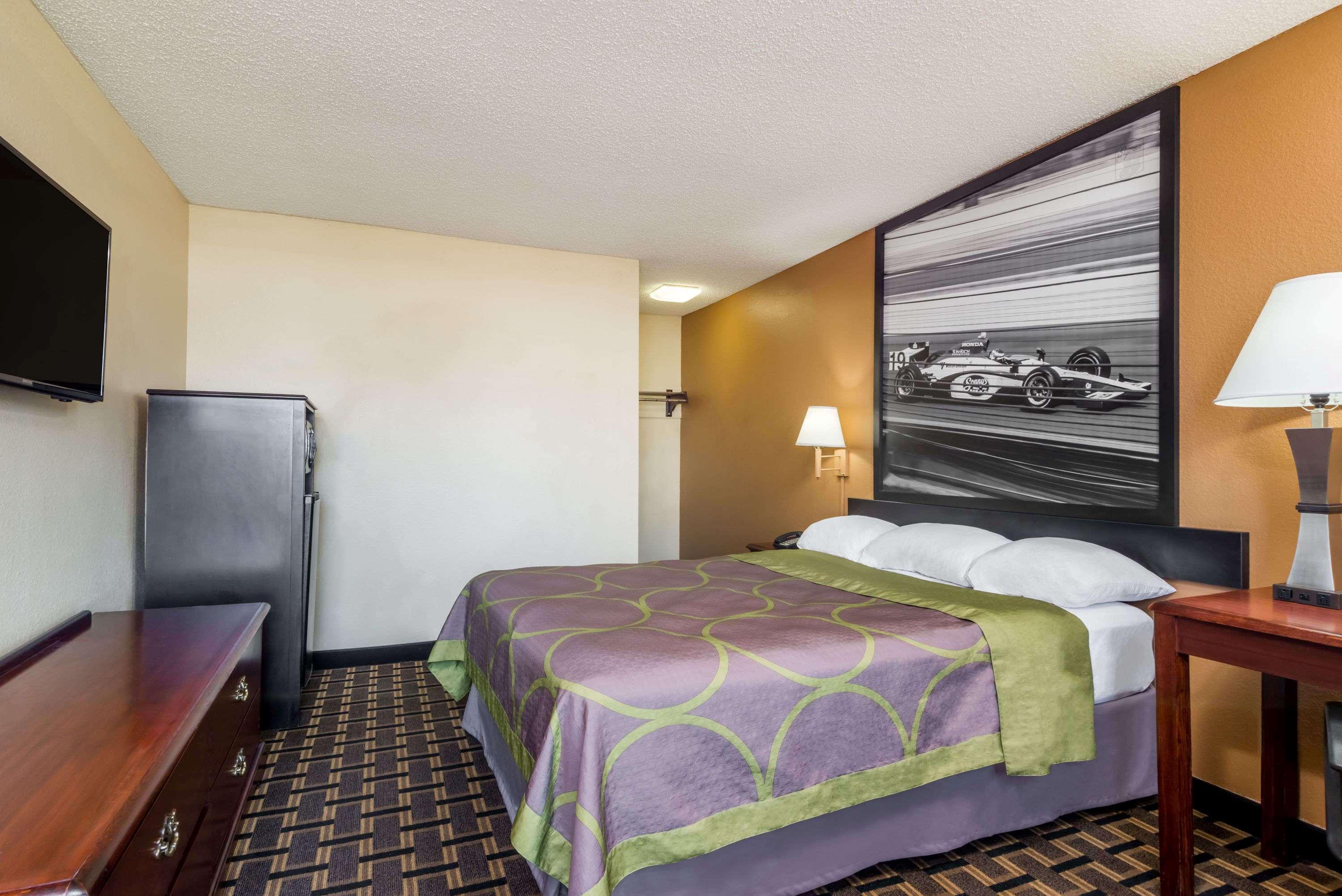 Super 8 By Wyndham Indianapolis/Ne/Castleton Area Ξενοδοχείο Εξωτερικό φωτογραφία