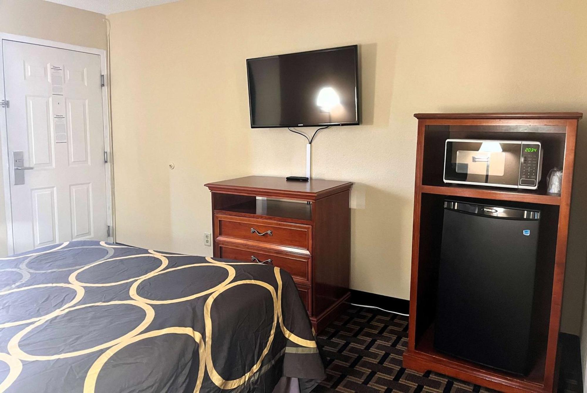 Super 8 By Wyndham Indianapolis/Ne/Castleton Area Ξενοδοχείο Εξωτερικό φωτογραφία