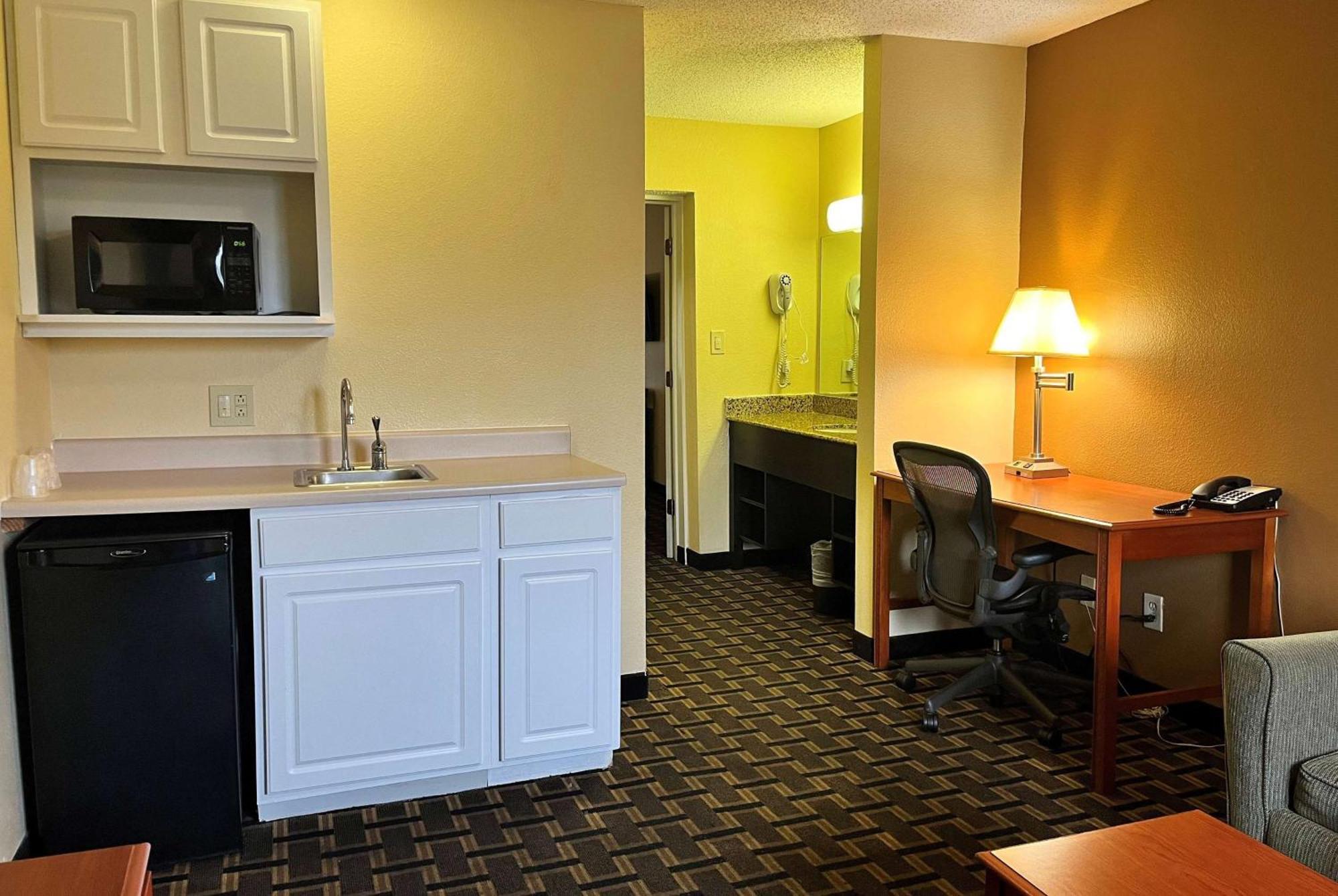 Super 8 By Wyndham Indianapolis/Ne/Castleton Area Ξενοδοχείο Εξωτερικό φωτογραφία