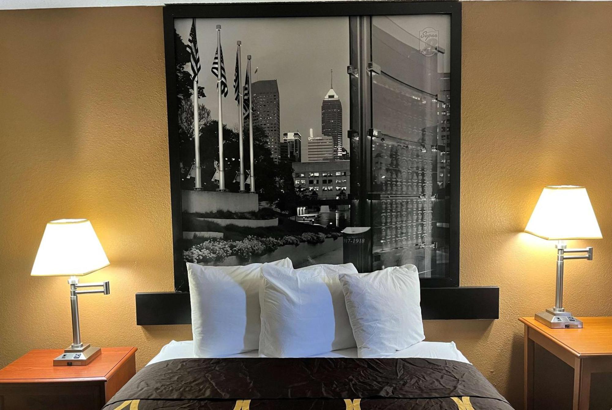Super 8 By Wyndham Indianapolis/Ne/Castleton Area Ξενοδοχείο Εξωτερικό φωτογραφία