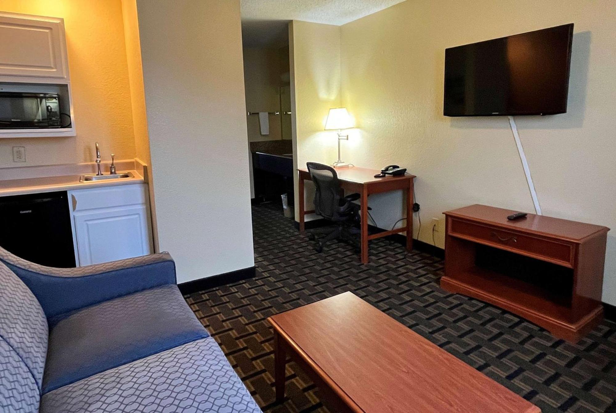 Super 8 By Wyndham Indianapolis/Ne/Castleton Area Ξενοδοχείο Εξωτερικό φωτογραφία