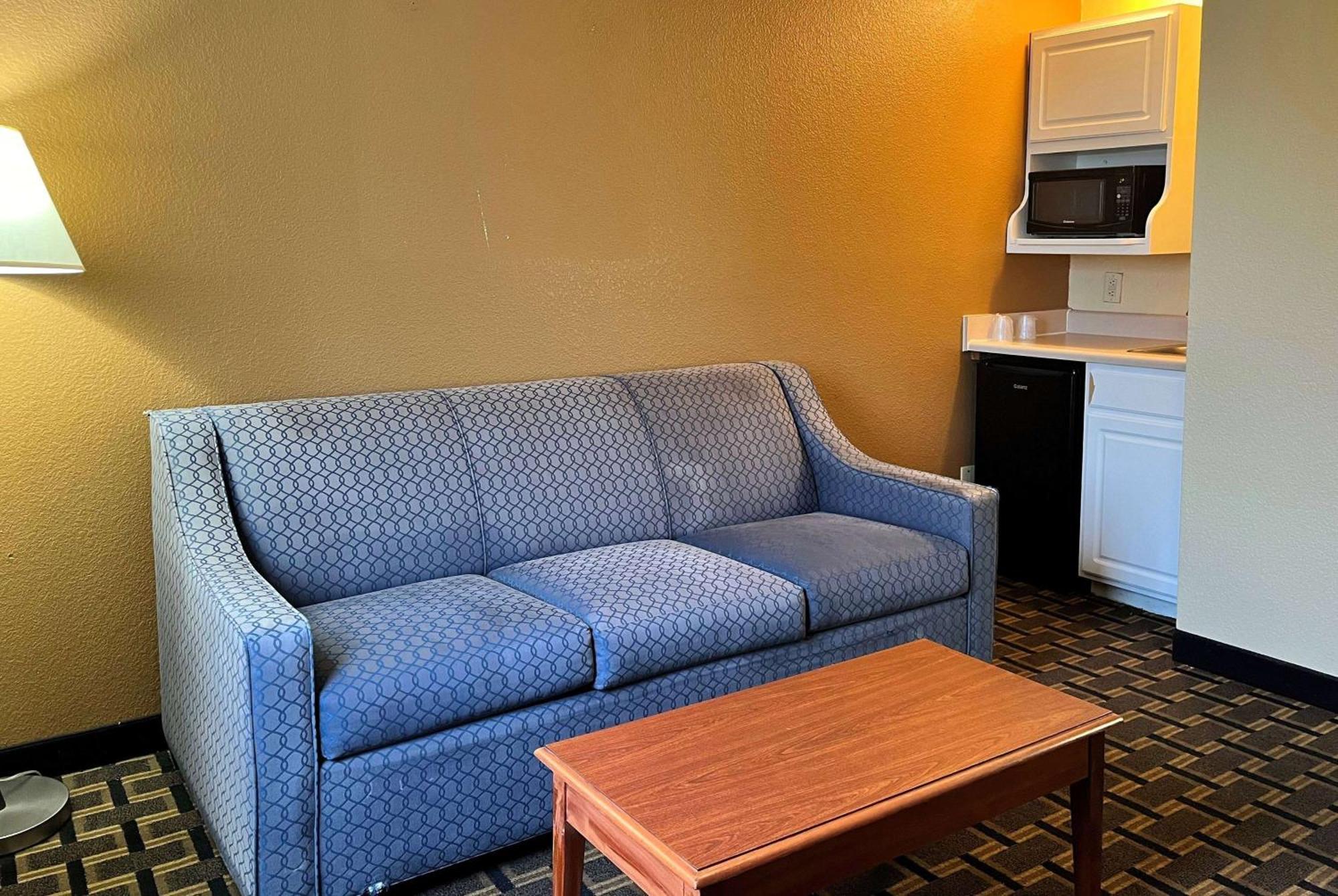 Super 8 By Wyndham Indianapolis/Ne/Castleton Area Ξενοδοχείο Εξωτερικό φωτογραφία