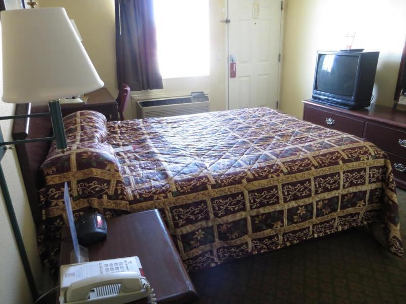 Super 8 By Wyndham Indianapolis/Ne/Castleton Area Ξενοδοχείο Εξωτερικό φωτογραφία