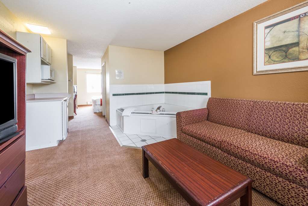 Super 8 By Wyndham Indianapolis/Ne/Castleton Area Ξενοδοχείο Δωμάτιο φωτογραφία