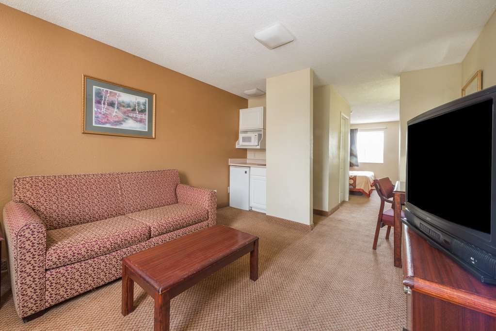 Super 8 By Wyndham Indianapolis/Ne/Castleton Area Ξενοδοχείο Δωμάτιο φωτογραφία